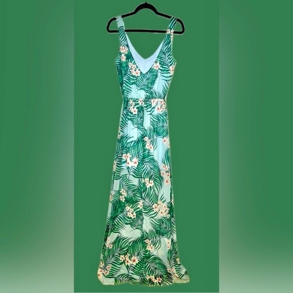 NEW Kendall Maxi Dress in Hanalei Dream with V-Neck, Elastic Waist, & Leg Slit S - Picture 11 of 14
